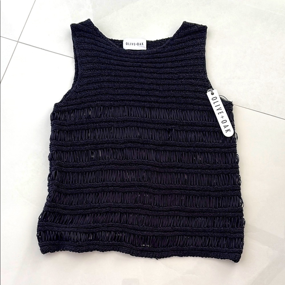 NWT Olive & Oak Black Textured Sleeveless Top